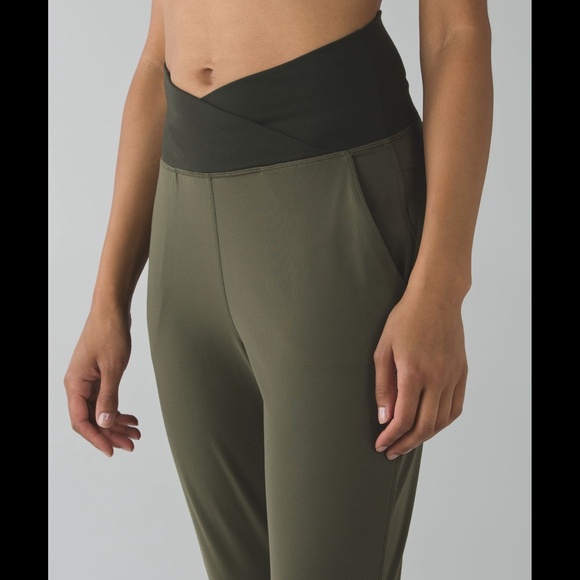 Lululemon Sunset Salutation Crop - Picture 4 of 16